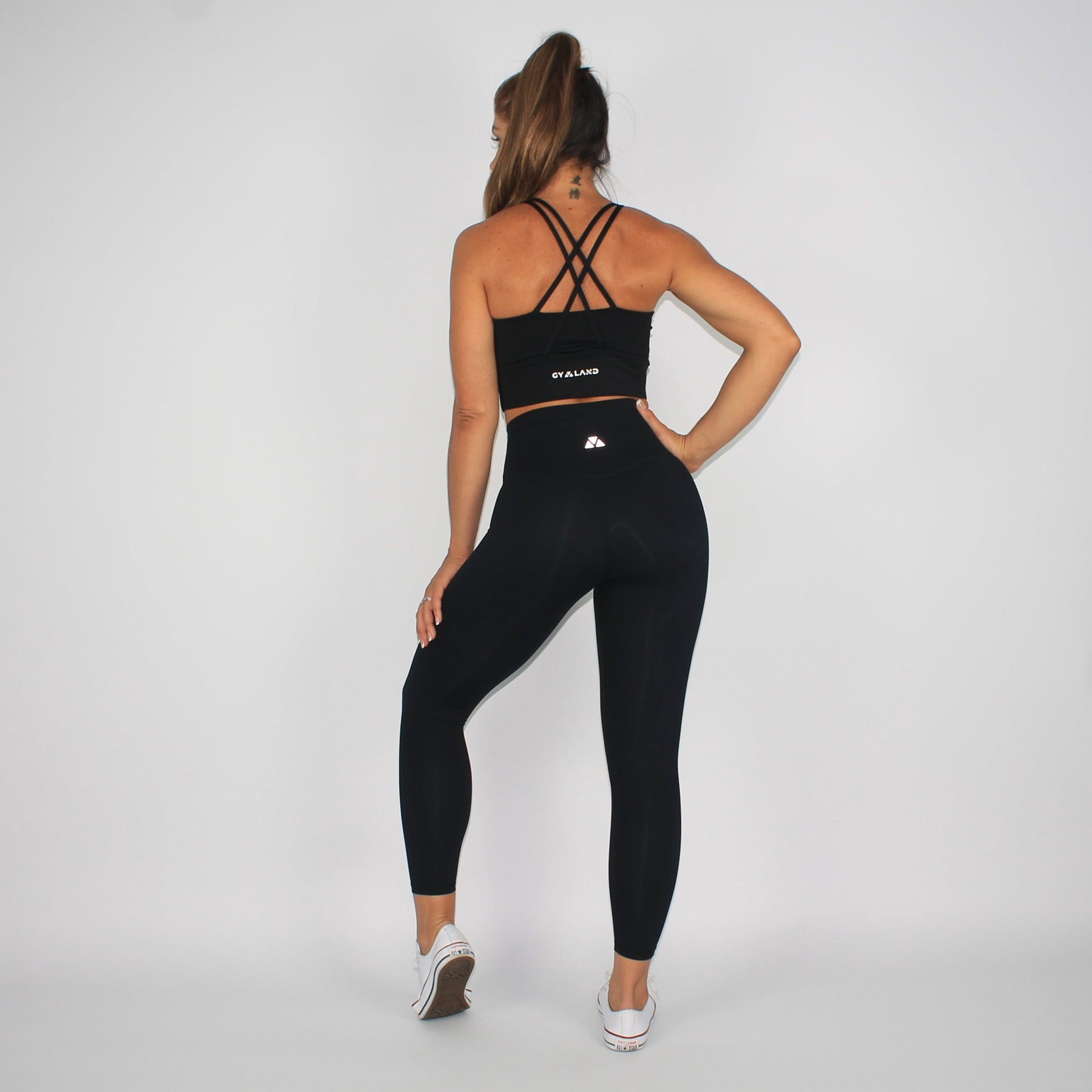 All-in-One Compact Sports Bra Black – Gymland Sportswear